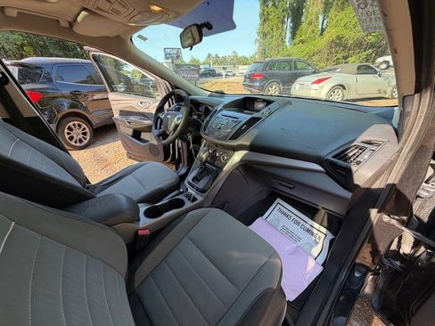 Used 2015 Ford Escape SE FWD image 17