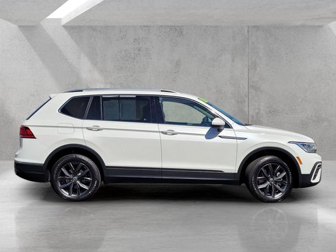 Used 2023 Volkswagen Tiguan SE AWD/4WD image 4