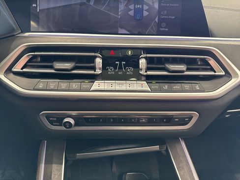 Used 2022 BMW X5 xDrive45e w/ M Sport Package image 28