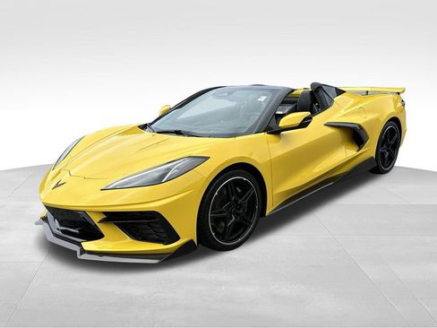 Used 2025 Chevrolet Corvette Stingray Preferred Conv w/ Z51 Performance Package RWD image 4