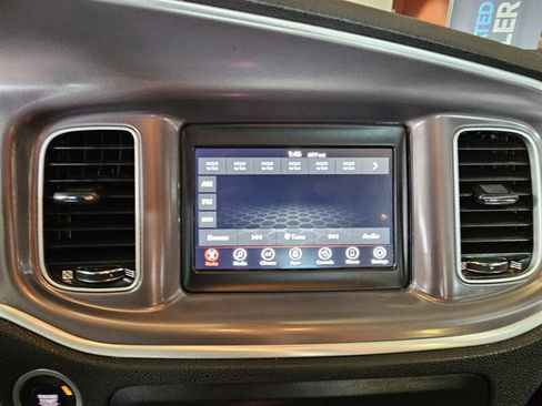 Used 2022 Dodge Charger SXT w/ Leather Interior Group image 17