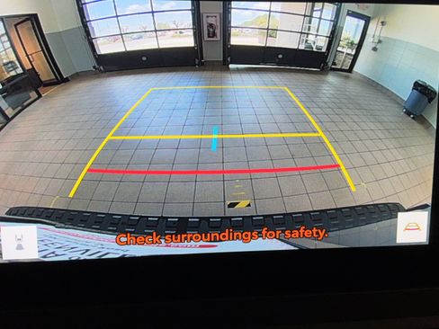 Certified 2025 Toyota 4Runner SR5 AWD/4WD image 12