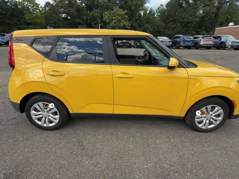 Used 2020 Kia Soul LX FWD image 4