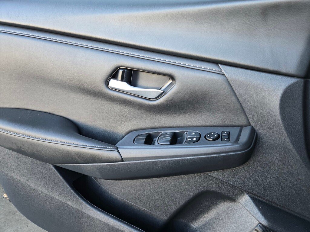 Used 2025 Nissan Sentra SV w/ All-Weather Package FWD image 22