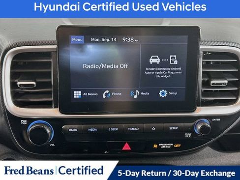 Certified 2025 Hyundai Venue SEL FWD image 26
