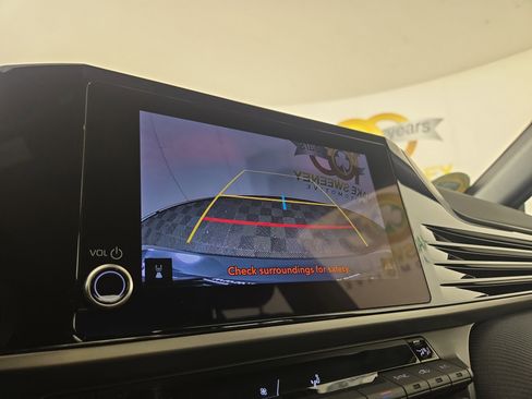 Used 2025 Toyota Camry SE image 21