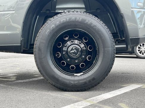 New 2026 RAM 3500 Laramie AWD/4WD image 32