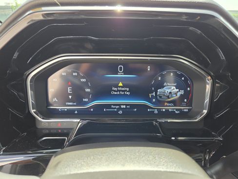 Used 2024 Chevrolet Silverado 2500 High Country w/ Technology Package AWD/4WD image 25