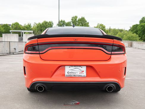 Used 2018 Dodge Charger R/T RWD image 6