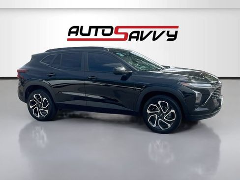 Used 2025 Chevrolet Trax RS w/ Driver Confidence Package FWD image 8