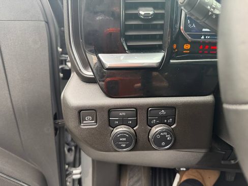 Used 2024 Chevrolet Silverado 1500 LT AWD/4WD image 14