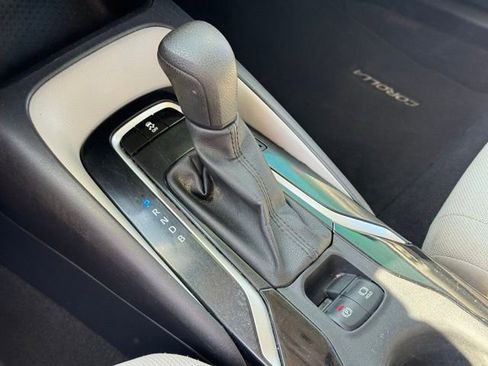 Used 2022 Toyota Corolla L image 29