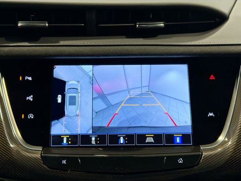 Used 2024 Cadillac XT6 Sport w/ Platinum Package AWD/4WD image 13