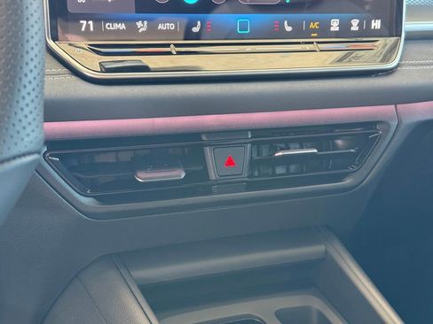 New 2026 Volkswagen Tiguan SE R-Line FWD image 26