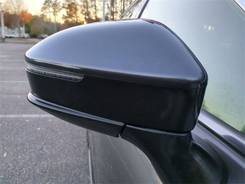 Used 2023 Toyota Crown XLE image 12