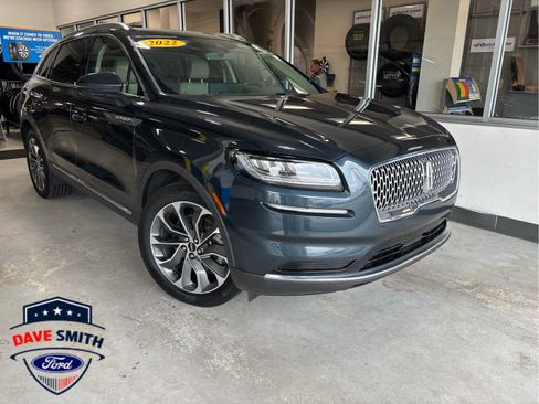 Used 2022 Lincoln Nautilus Reserve w/ Luxury Package AWD/4WD image 2