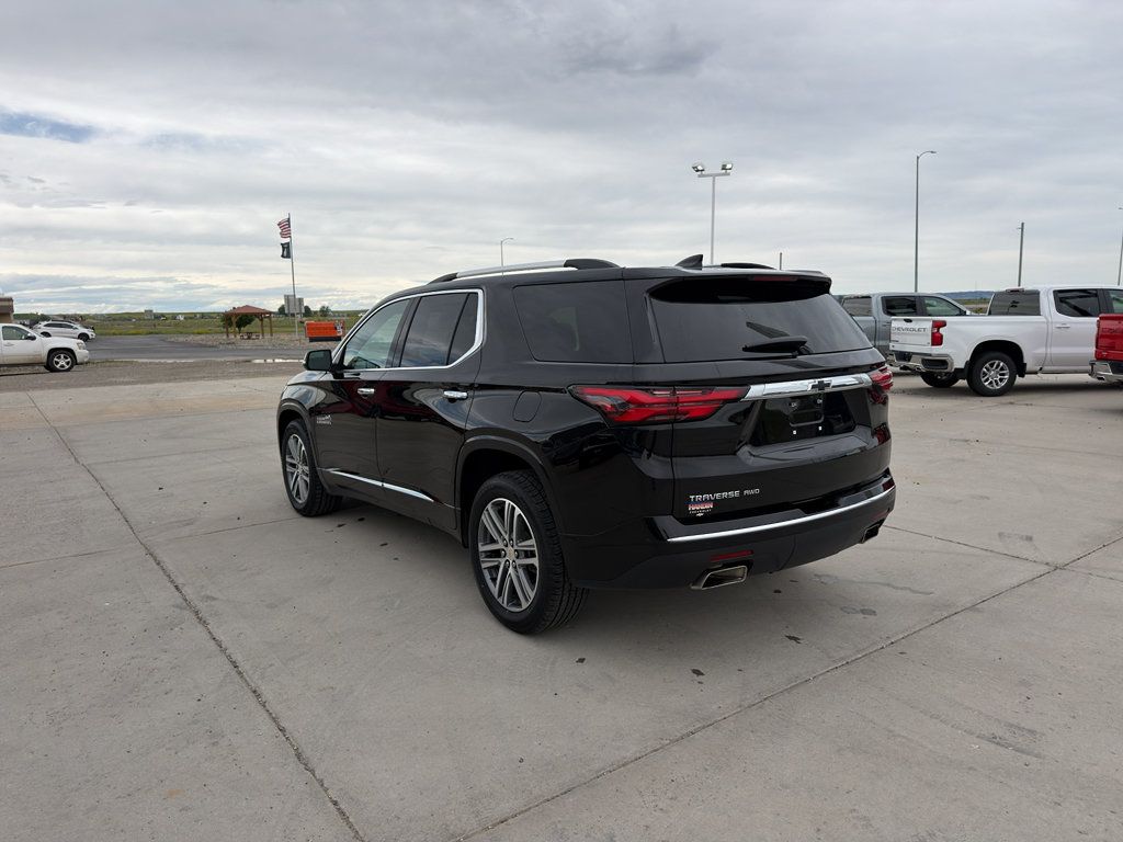 Used 2023 Chevrolet Traverse High Country AWD/4WD image 3