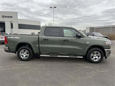 New 2026 RAM 1500 4x4 Crew Cab image 10