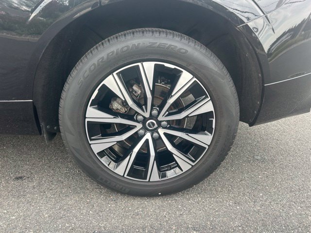 Certified 2024 Volvo XC60 B5 Core w/ Protection Package Premier AWD/4WD image 9