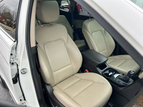 Used 2017 Hyundai Santa Fe Limited image 74