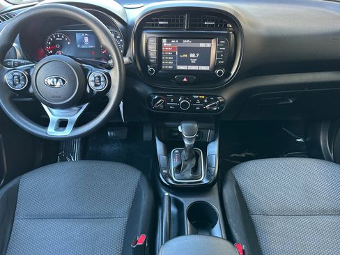 Used 2021 Kia Soul LX image 15