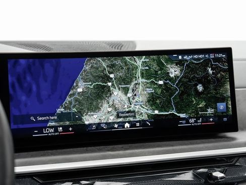 Used 2025 BMW X5 xDrive40i w/ Climate Comfort Package image 16