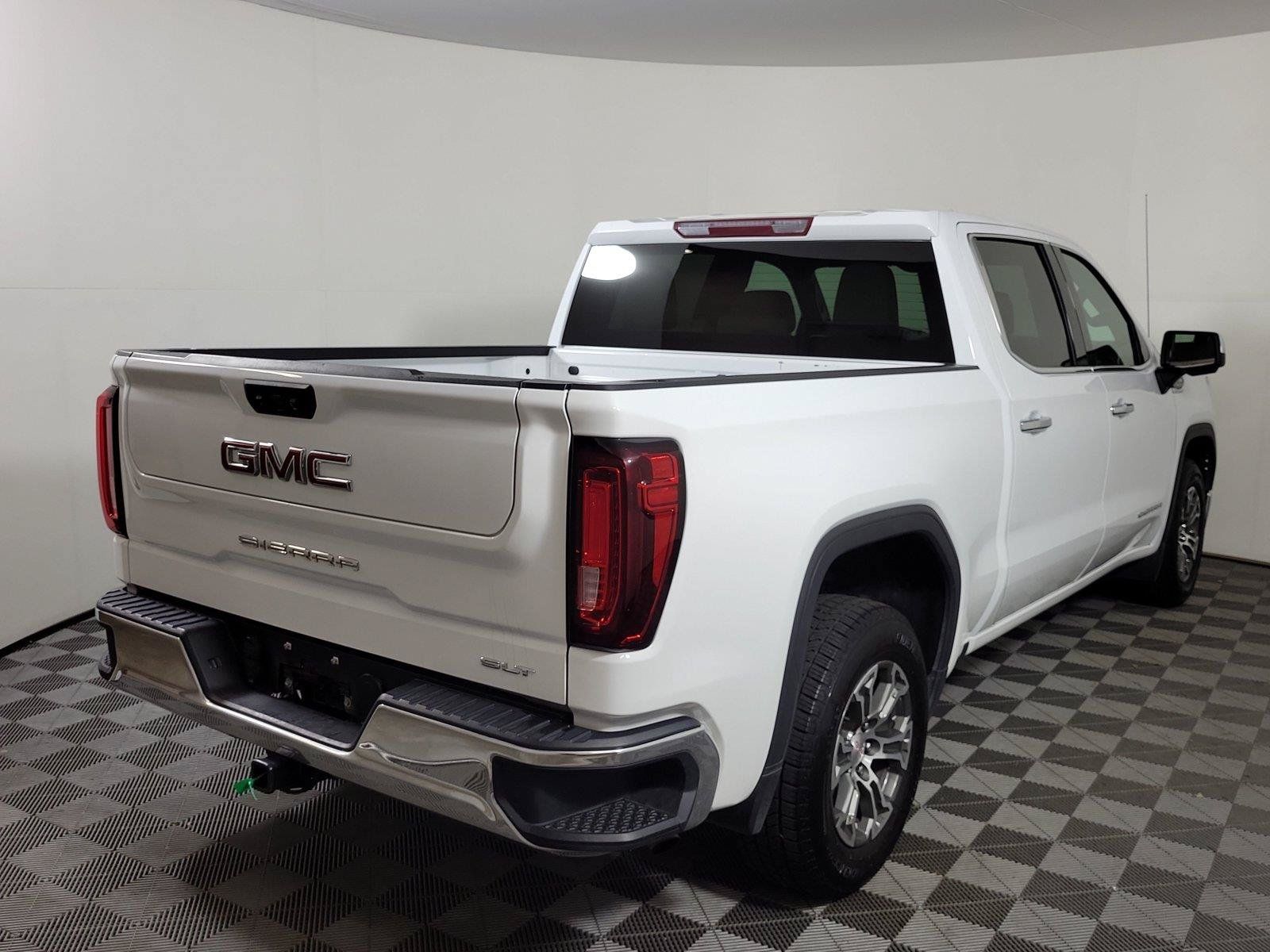Used 2025 GMC Sierra 1500 SLT RWD image 6