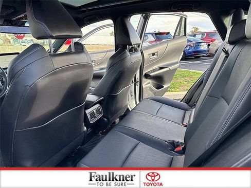 Used 2023 Toyota Venza Limited image 11