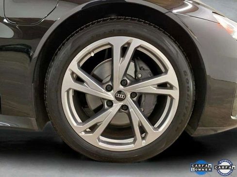 Used 2022 Audi e-tron GT Premium Plus image 98