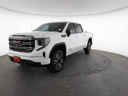 Used 2024 GMC Sierra 1500 AT4 w/ Technology Package AWD/4WD image 5