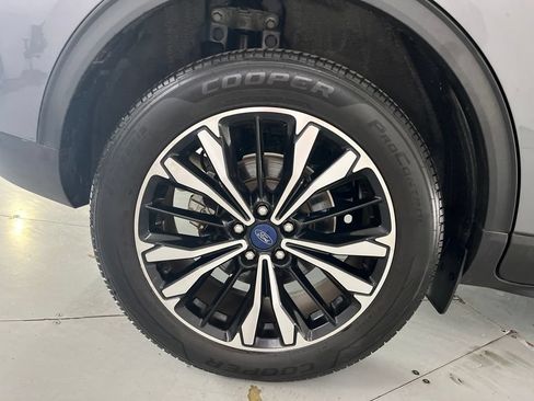 Used 2021 Ford Escape SE w/ SE Sport Appearance Package AWD/4WD image 16