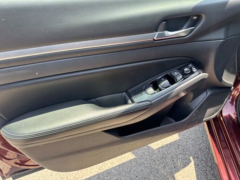 Used 2023 Nissan Altima 2.5 SV image 12