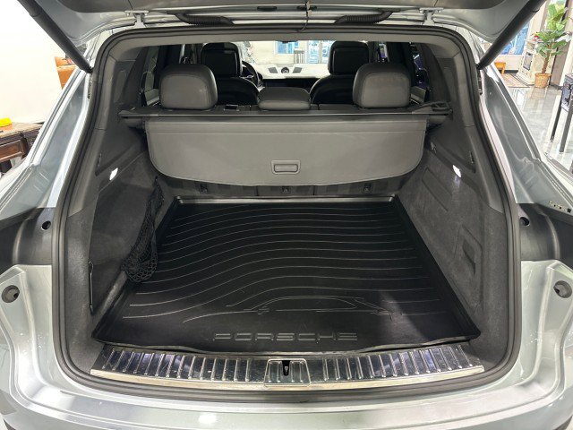 Used 2021 Porsche Cayenne AWD/4WD image 38