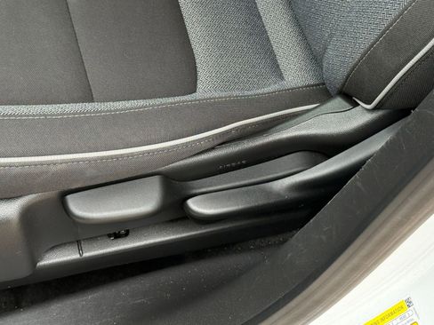 Used 2025 Chevrolet TrailBlazer LT image 24