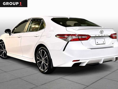 Certified 2019 Toyota Camry SE image 11