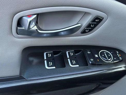 Used 2015 Kia Sedona SX image 10