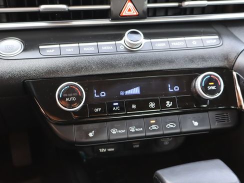 Used 2021 Hyundai Elantra Limited FWD image 23