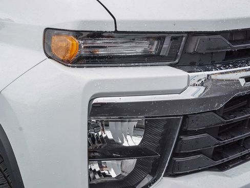 Used 2025 Chevrolet Silverado 2500 LT w/ Convenience Package AWD/4WD image 10