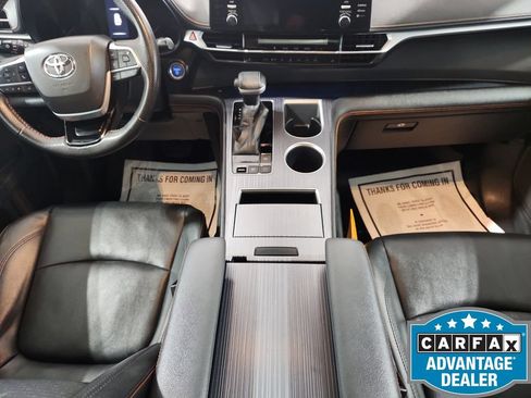 Used 2022 Toyota Sienna XSE FWD image 33
