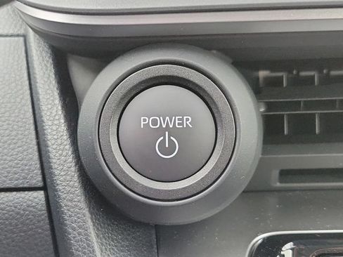 Used 2025 Toyota Prius LE FWD image 30