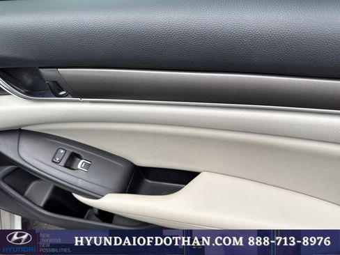 Used 2021 Honda Accord LX image 17