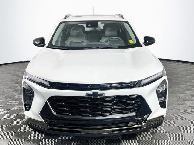 Used 2025 Chevrolet Trax ACTIV w/ Sunroof Package FWD image 4