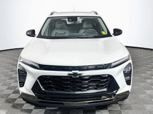 Used 2025 Chevrolet Trax ACTIV w/ Sunroof Package FWD image 4