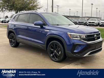 Used 2022 Volkswagen Taos SE w/ Panoramic Sunroof Package