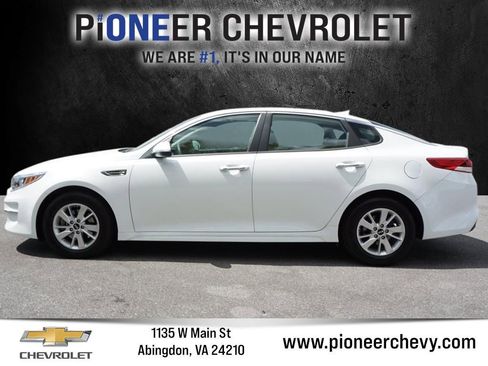 Used 2018 Kia Optima LX image 3