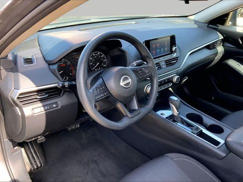 Used 2024 Nissan Altima 2.5 S FWD image 17