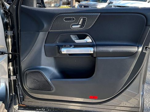 Used 2025 Mercedes-Benz GLB 250 GLB 250 image 23