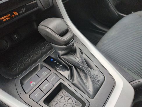 Used 2021 Toyota RAV4 LE image 24