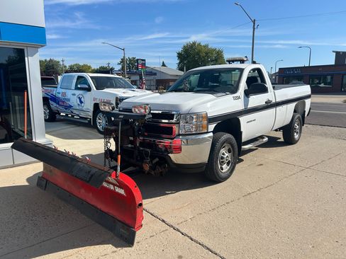 Used 2013 Chevrolet Silverado 2500 W/T w/ Snow Plow Prep Package AWD/4WD image 2