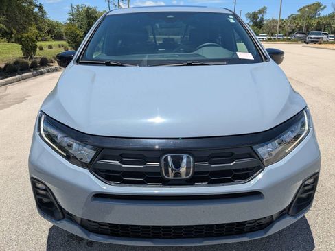 Used 2025 Honda Odyssey Sport-L image 3